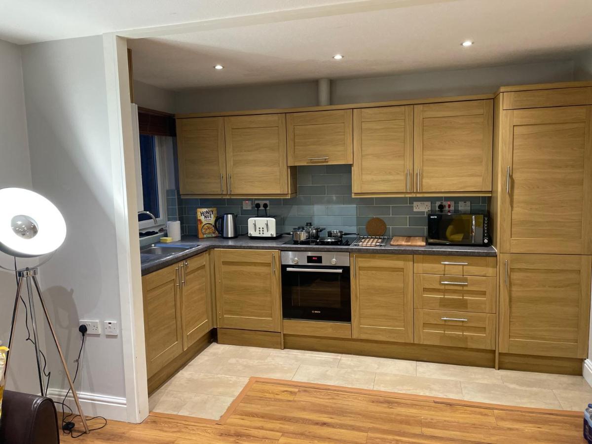 2 Bedroom Apartment Chiswick Park Tube Station Londen Buitenkant foto
