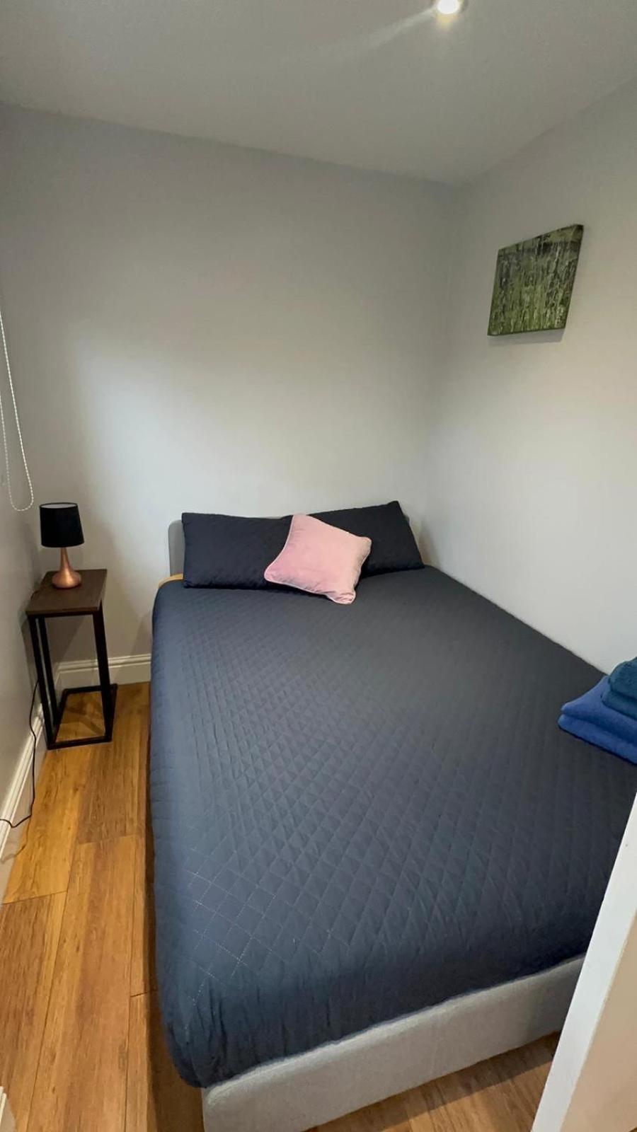 2 Bedroom Apartment Chiswick Park Tube Station Londen Buitenkant foto