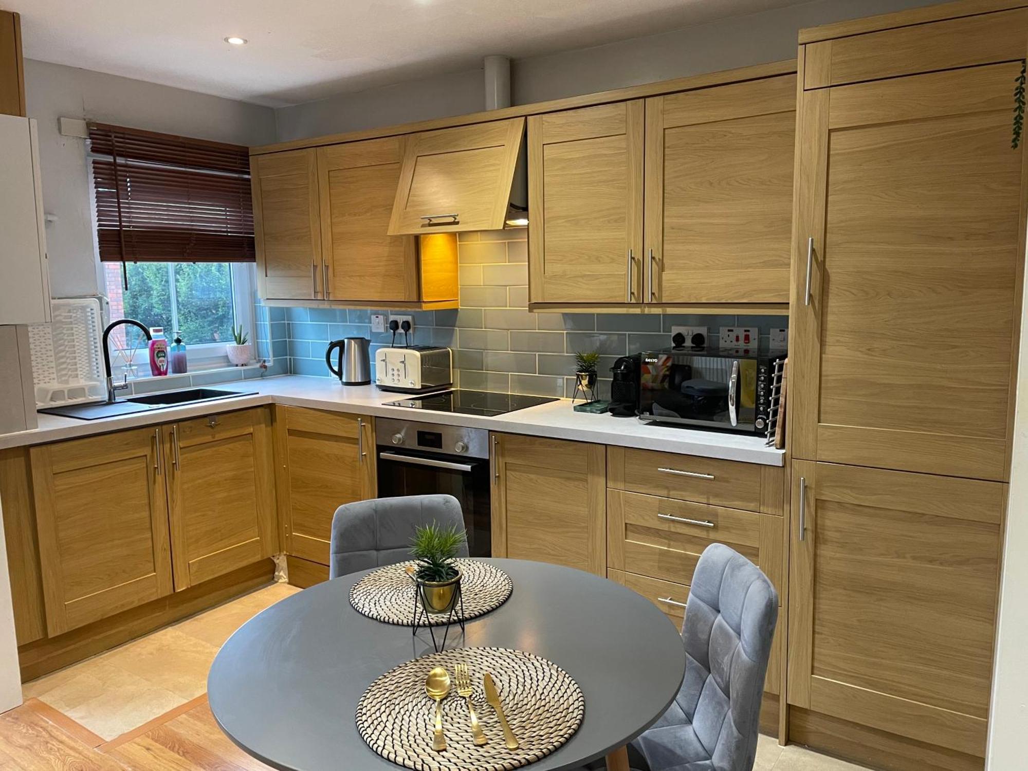 2 Bedroom Apartment Chiswick Park Tube Station Londen Buitenkant foto